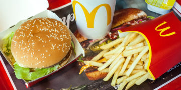 Até 1000 calorias de vez: ESTE lanche do McDonald's é um pesadelo