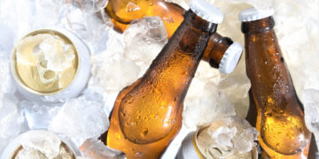 Cerveja gelada mais rápido: lata ou garrafa? ACABAMOS com o mistério