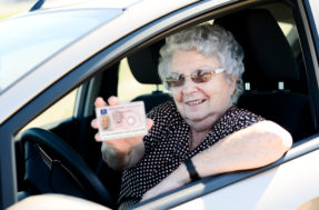 Atenção, idoso: há uma idade máxima para continuar dirigindo no Brasil?