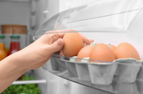 Você deve deixar o ovo 5 minutos fora da geladeira antes cozinhar; este é o motivo