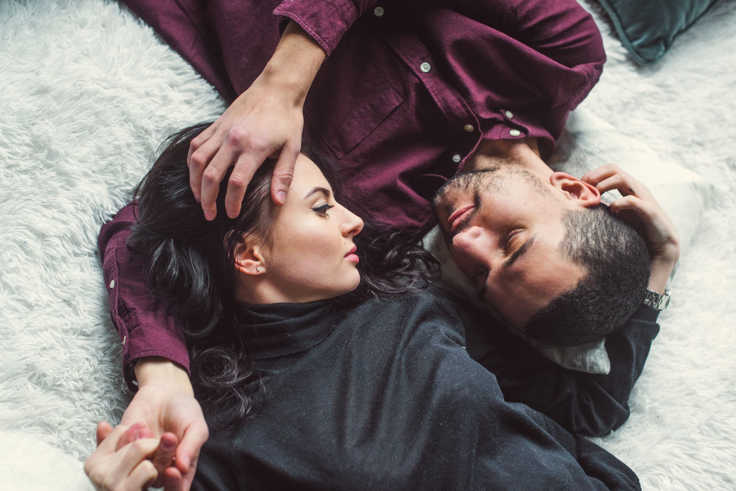 3 signs you will experience deep intimacy with someone