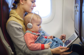 Polêmica e confusão: jovem não troca de lugar para mãe e filho viajarem juntos em voo