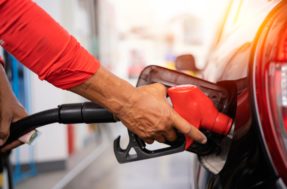 Faça isso até dirigindo: 5 truques mais usados para economizar gasolina