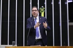 Deputados apresentam ‘superpedido’ de impeachment contra Lula