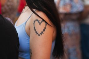 É bom saber antes de fazer: o que significa a tatuagem de arame farpado?