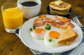 Estão te sabotando: retire ESTES alimentos do seu café da manhã agora