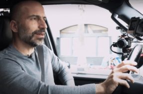 CEO da Uber vira motorista por alguns dias, acha problema no app e reclama
