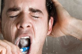 Dormir sem escovar os dentes? Não dá! O risco de AVC pode aumentar