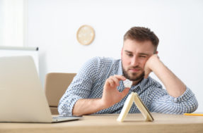 Procrastinação no trabalho? 9 dicas para parar de adiar o que DEVE ser feito