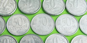 Todo mundo quer: moedas 'ignoradas' de R$ 0,50 agora valem até R$ 5 mil