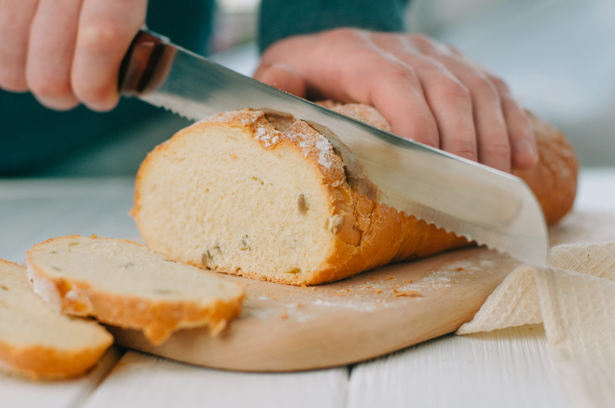 Pão caseiro de liquidificador prático e delicioso é SUCESSO no café da manhã