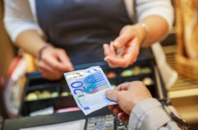 Cartão de crédito não é essa ‘coca-cola’ toda: 5 situações que usar dinheiro é melhor