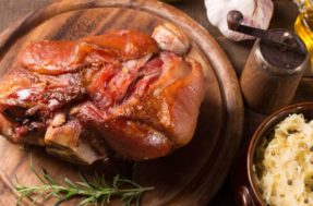 É saudável comer carne de pernil suíno? Descubra se você corre riscos