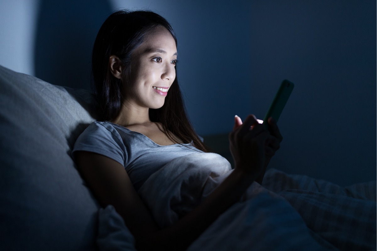 Mobile screen brightness can be more harmful than you realize!