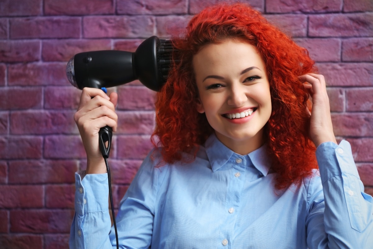 Aprenda maneiras fáceis de manter o cabelo tingido em dia