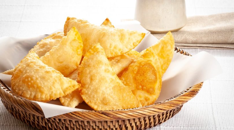 Todo mundo vai querer repetir: como fazer o pastel de feira mais sequinho e crocante do mundo