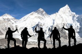 Visite o Monte Everest enquanto é tempo: turismo por lá pode acabar