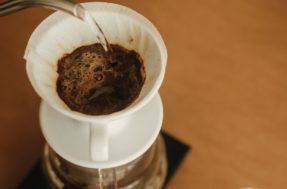 Café no coador ou no filtro de papel: em qual dos dois fica mais gostoso?