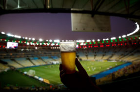Cerveja pode voltar a ser vendida nos estádios? Entenda a discussão