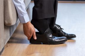 Sapatos apertados: 3 truques simples para deixá-los confortáveis rápido
