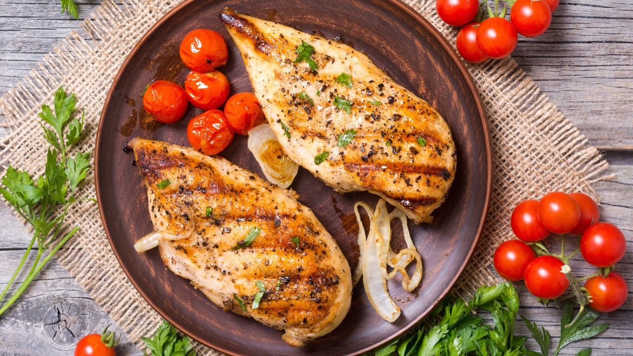 Segundo os nutricionistas, ESTA é a parte do frango mais saudável 