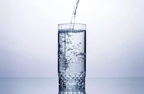 Empresa interditada por vender água mineral contaminada diz que houve falha humana
