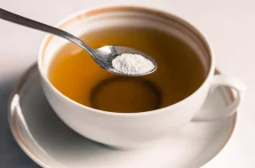 Aspartame: como ele consegue ser 200 vezes mais doce que o açúcar?