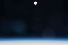 Lugar inusitado: astronauta tira foto da superlua do espaço; veja o registro