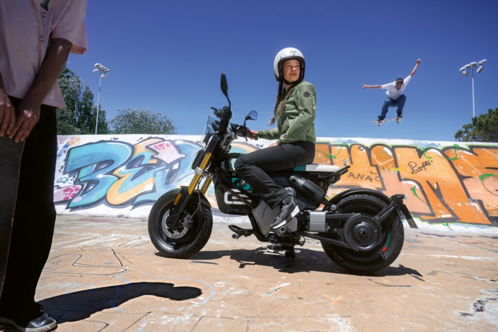 BMW inova com “moto elétrica” para menores de idade