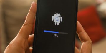 Vários celulares: sim, o Android iniciará a sincronização entre dispositivos