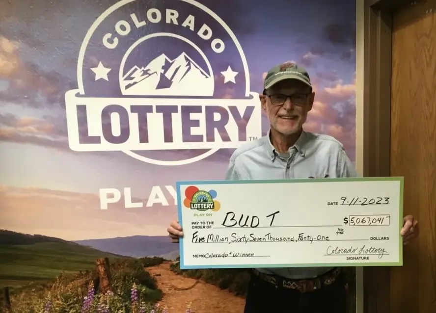 Idoso que ganhou R$ 24 milhões na loteria nos EUA (Imagem:Divulgação/Colorado Lottery)