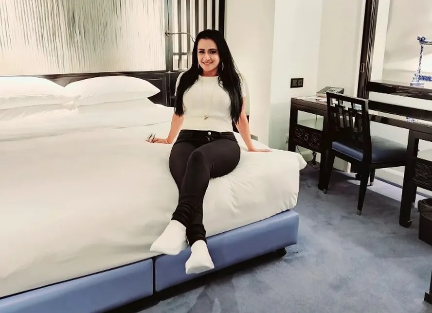 Monique Jeremiah aluga um lado da sua cama de casal e fatura R$ 3 mil por mês (Imagem: Reprodução/Instagram)