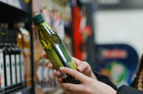 Azeite de oliva não cabe mais no bolso? 4 óleos vegetais para pôr no lugar