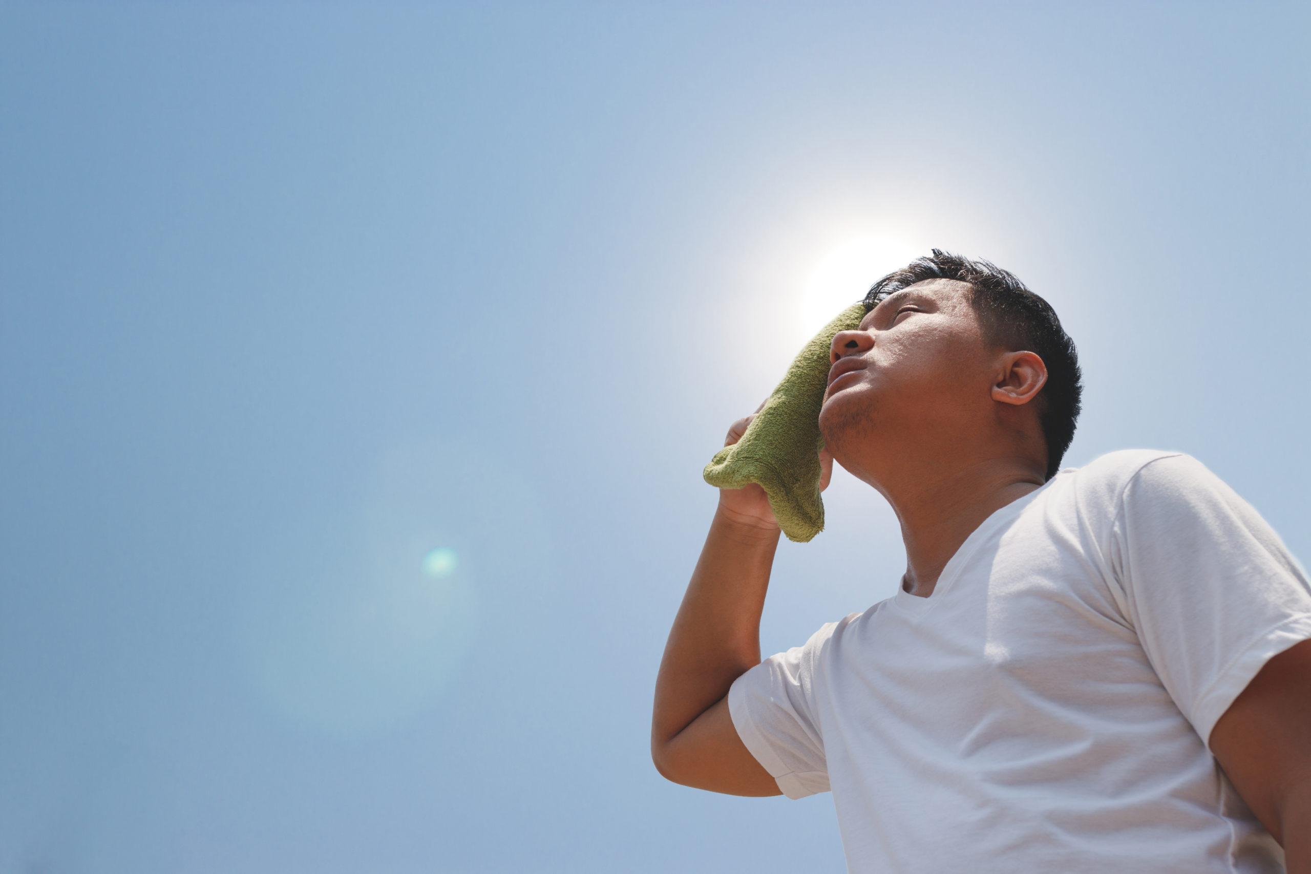 Calor de 40°C: direitos dos profissionais que trabalham expostos ao sol