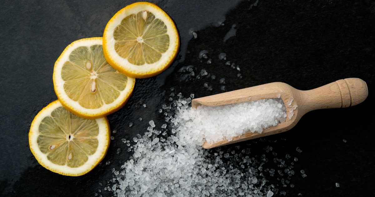 5 bons motivos para usar limão e sal do jeito certo em casa