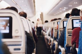 Avião pode ser mais sujo do que você pensa: 6 locais para manter distância