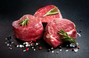 Esqueça a picanha: filé-mignon tem queda de 17% e é a carne mais barata de 2023
