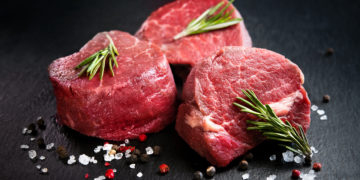 Esqueça a picanha: filé-mignon tem queda de 17% e é a carne mais barata de 2023