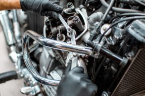 Manutenção da moto: o que dá para fazer em casa e o que precisa de oficina