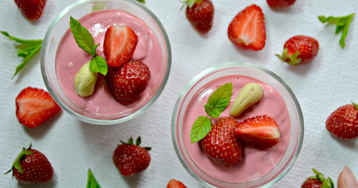 Esta mousse de morango é a mais fácil que você já viu só 3 ingredientes e não vai gelatina