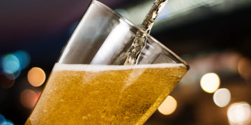 Tem diferença, sim: o que muda nas cervejas tradicionais, zero e low carb?