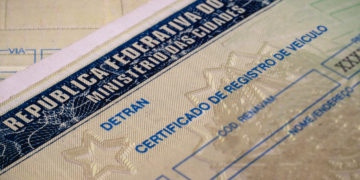 É obrigatório: motorista SEM esse documento será multado em R$ 293,47