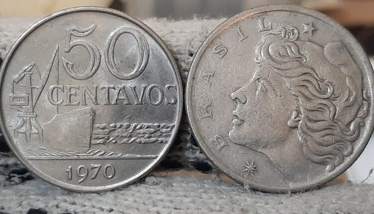 Modelo de moeda de 50 centavos cunhada em1970