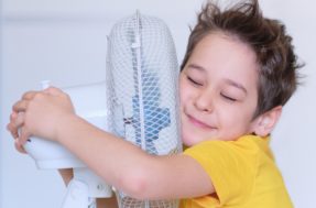 Faz mal para as crianças dormir com ventilador ou ar-condicionado ligados?
