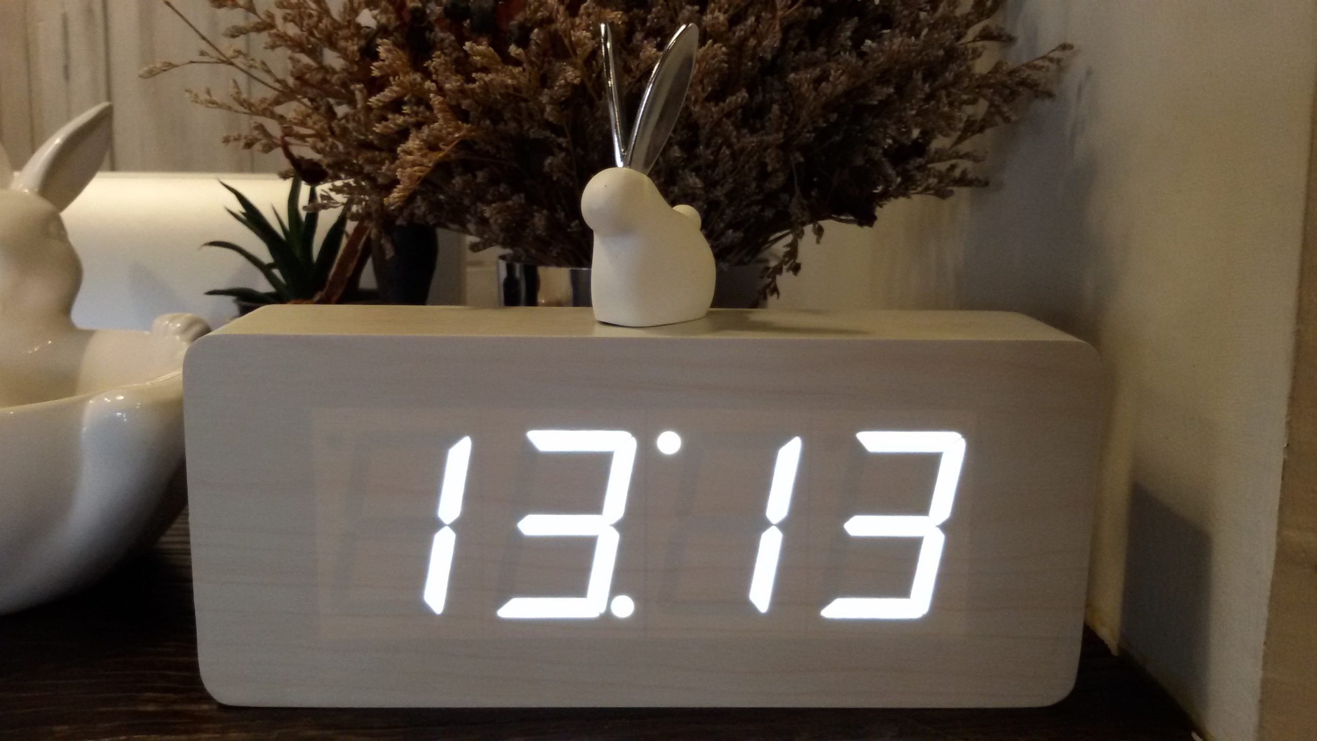 Це на часах. 11 11 Электронные часы. Одинаковые цифры на часах. Одинаковые цифры часов. Цифры на электронных часах.