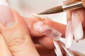 Cuidado com as unhas! Médico adverte sobre infecções ‘pesadelo’ associadas às unhas de gel