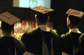 10 faculdades mais promissoras para se formar entre 2024 e 2031