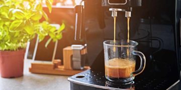 Bactérias nas máquinas de café: como evitar esse problema