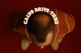Calvo Drive-Thru: Burger King distribui Whopper de graça para calvos
