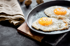 O segredo de ouro para fritar ovos e superar qualquer restaurante